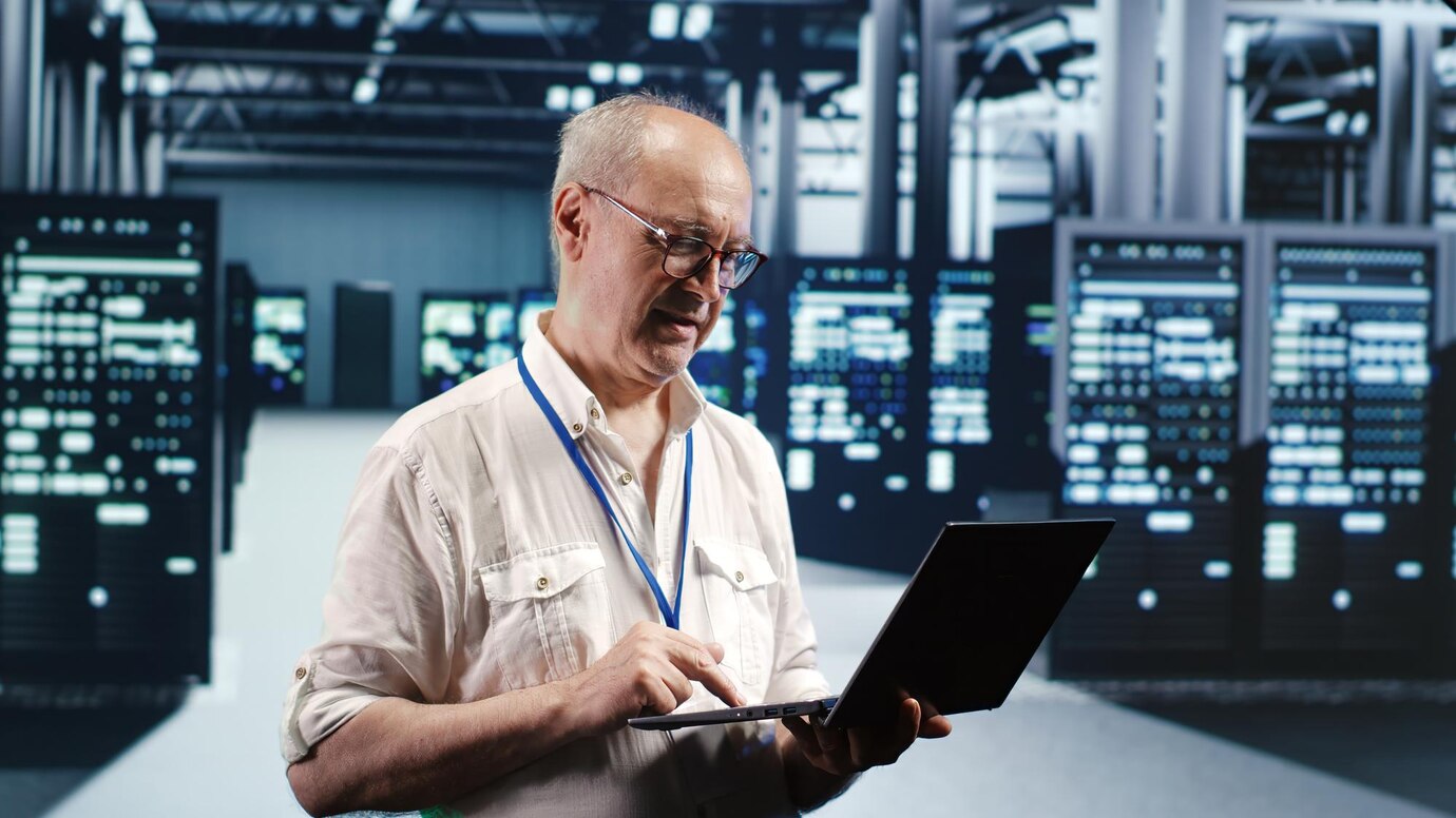 Membangun Infrastruktur IT yang Kuat untuk Keamanan dan Efisiensi Bisnis